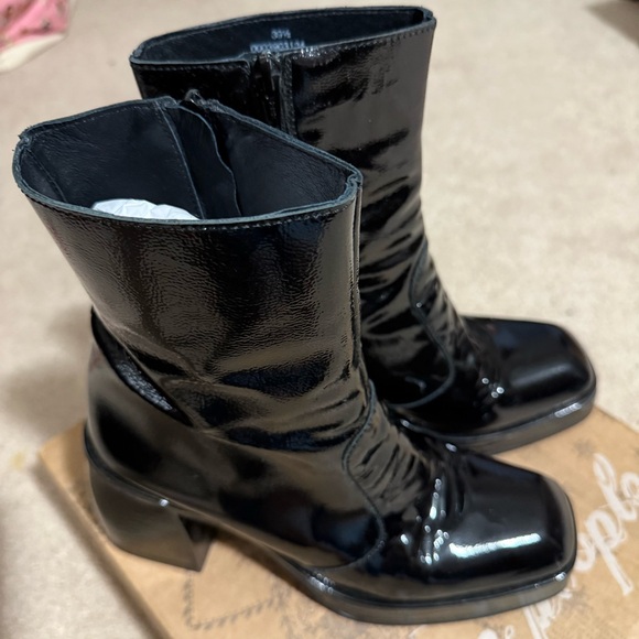Free People Ruby black patent leather platform boots. Size 39.5. - Picture 2 of 12